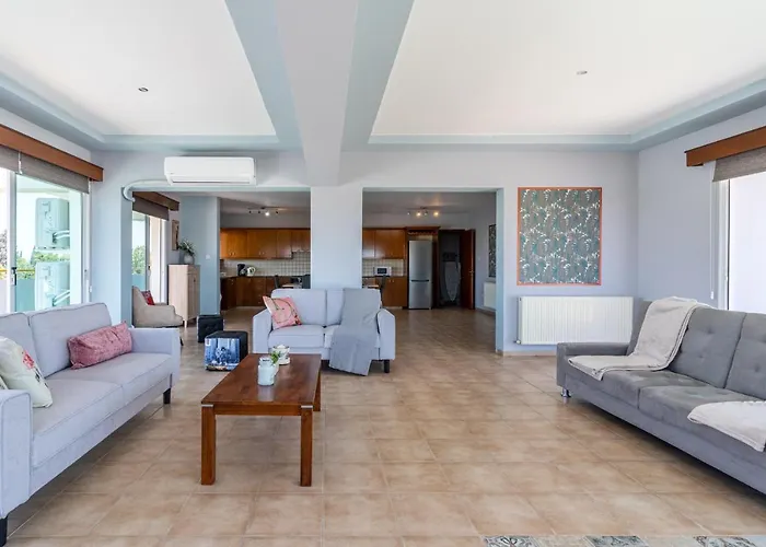 Melograno 3-Br Apt W/ Terrace In Larnaca