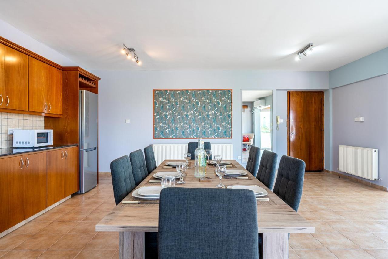 Melograno 3-br W/ Terrace In * לרנקה